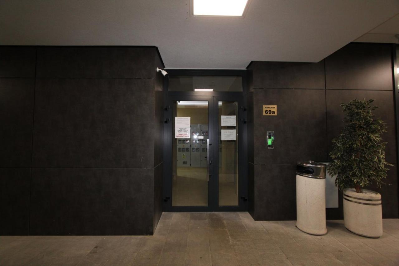 Downtown Apartment Баня Лука Екстериор снимка